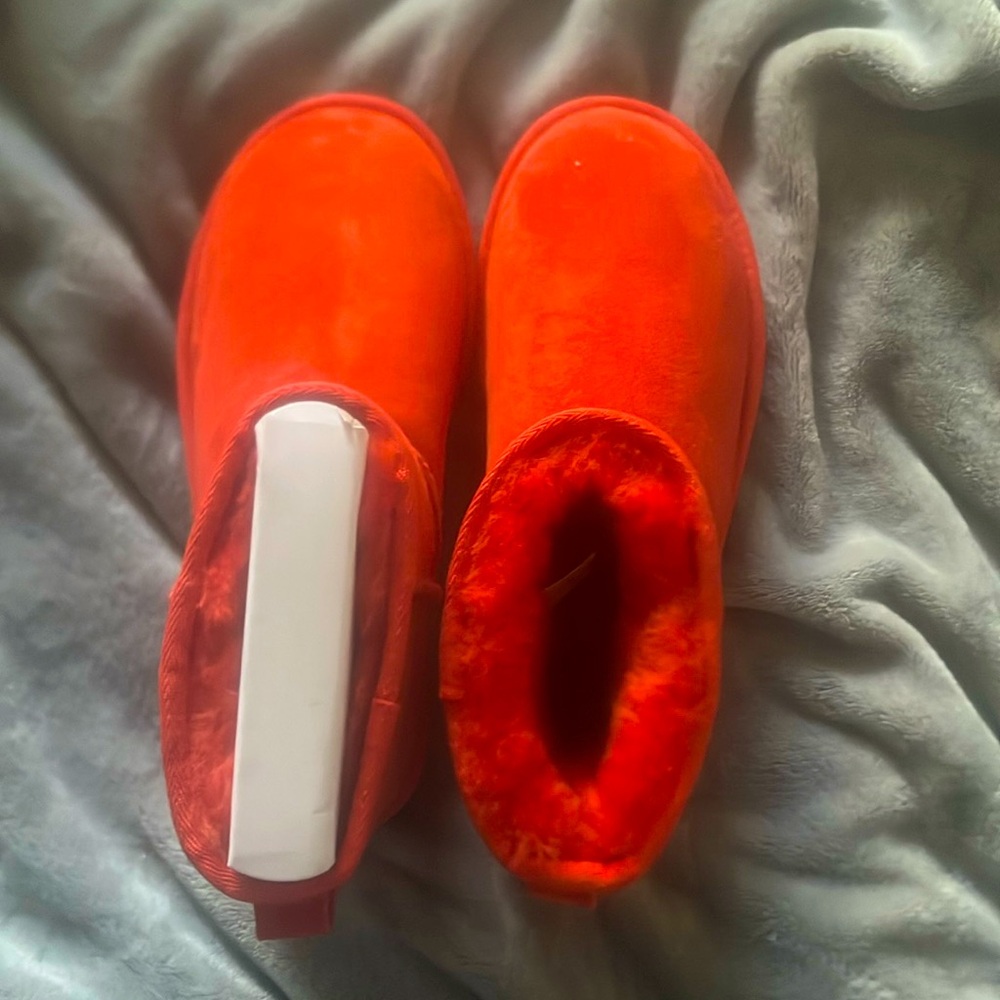 UGG BOOTS